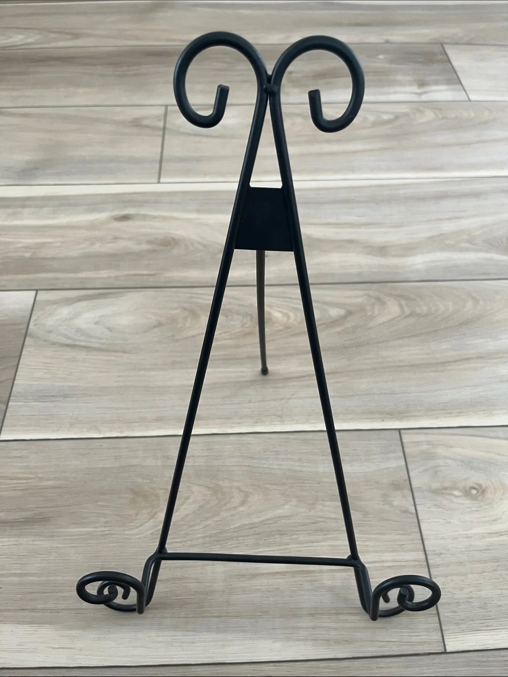 Black Decorative Metal Easel Stand for Wall Decor